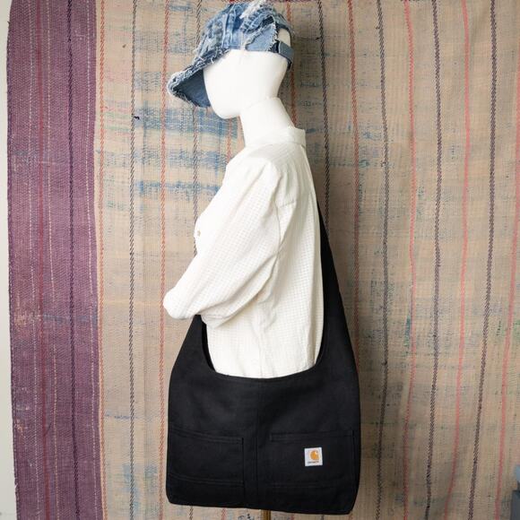 Upcycled carhartt hobo bag - Picture 2 of 5